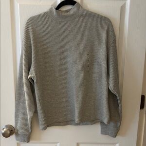 GAP RELAXED WAFFLE -WEDGE MOCK-NECK TSHIRT